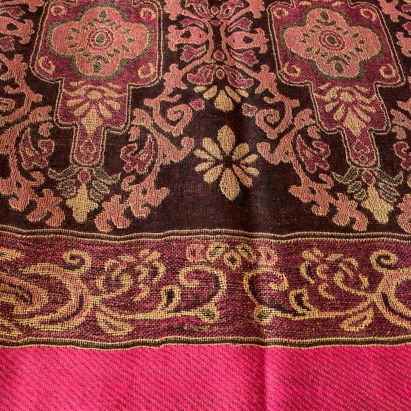 Hot Pink Shawl Pashmina with Tapestry Accents and Tassels - Picture 4 of 13